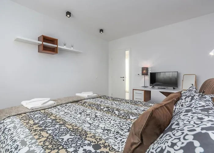 Paolo By Seeadria Agency Bužinija